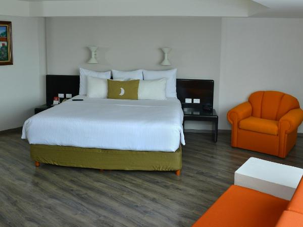 Grand Cantalagua Hotel Morelia, BW Signature Collection : photo 8 de la chambre suite junior avec un lit king-size