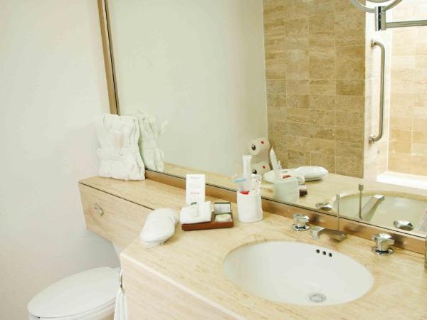 Grand Cantalagua Hotel Morelia, BW Signature Collection : photo 10 de la chambre suite junior avec un lit king-size