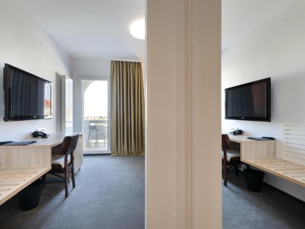 Hotel Mediteran : photo 5 de la chambre chambre double confort avec balcon