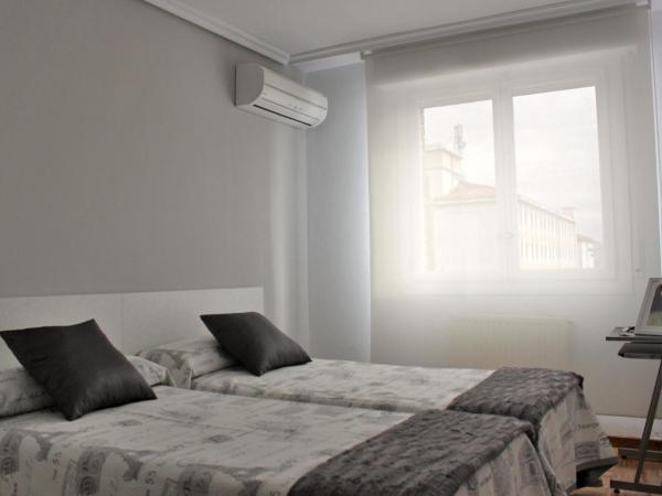 Pension Mayte : photo 4 de la chambre appartement 3 chambres