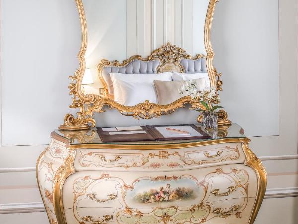 Bosphorus Palace Hotel : photo 10 de la chambre chambre lit king-size - vue sur jardin