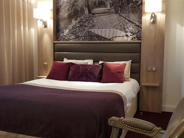 Logis - Le Christina : photo 3 de la chambre chambre double confort