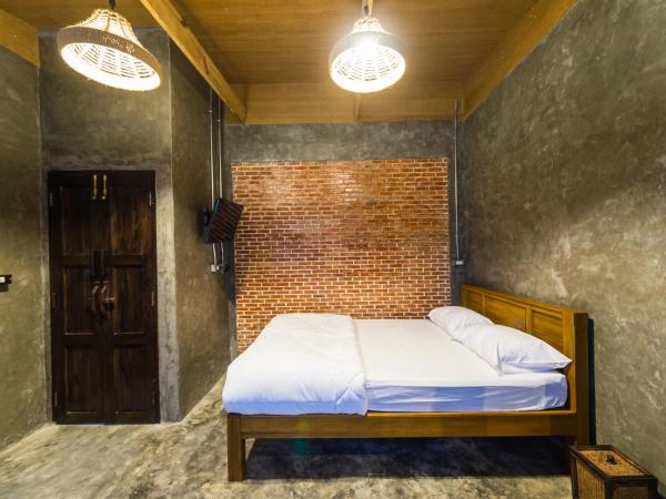 Huan Amphan : photo 8 de la chambre chambre simple avec salle de bains 