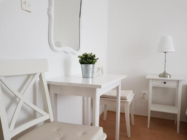 Apartmani Mira : photo 9 de la chambre chambre double avec balcon