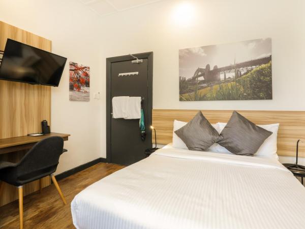 Glenferrie Lodge : photo 3 de la chambre chambre double avec balcon et salle de bains commune