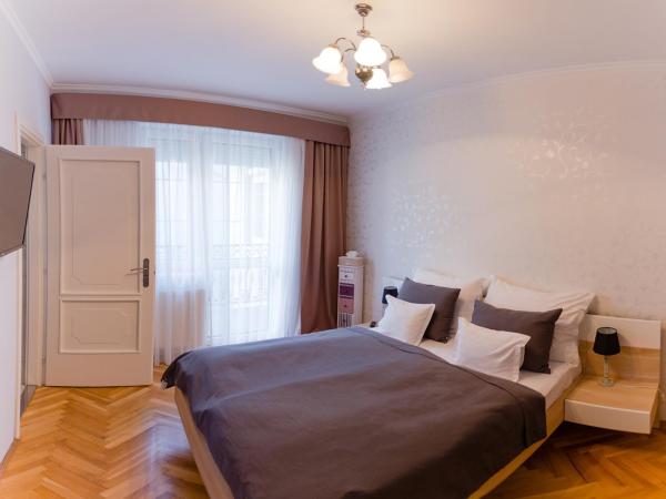 Aurora Vendégház : photo 7 de la chambre suite lit king-size