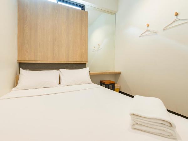 T Hostel @ Victory Monument : photo 5 de la chambre chambre lit queen-size avec salle de bains commune