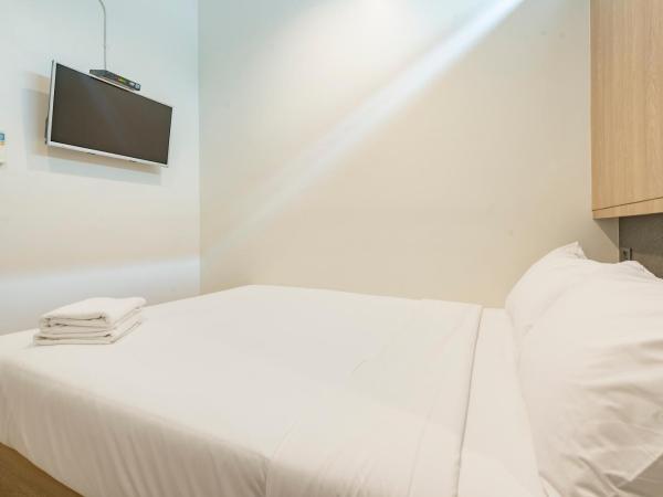 T Hostel @ Victory Monument : photo 7 de la chambre chambre lit queen-size avec salle de bains commune