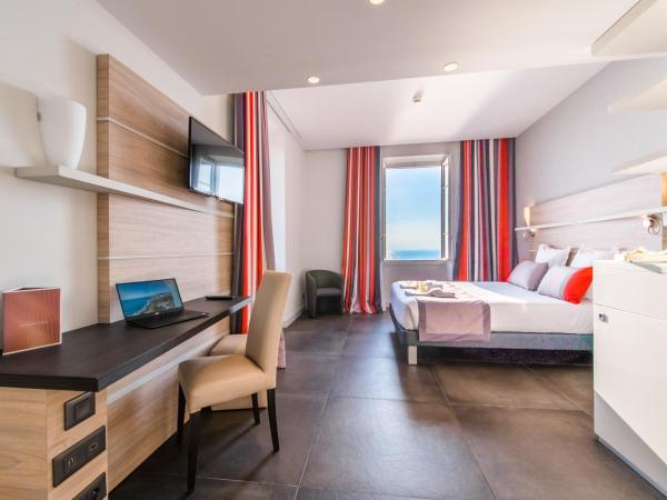 Hotel Le Saint Paul : photo 2 de la chambre suite - vue sur mer