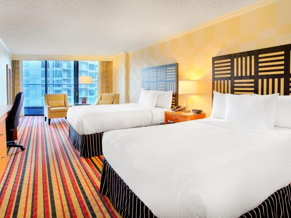 Pinnacle Hotel Harbourfront : photo 2 de la chambre hébergement 2 lits doubles - vue sur ville