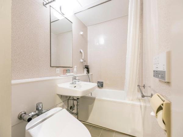 Nishitetsu Inn Fukuoka : photo 5 de la chambre chambre triple - non-fumeurs