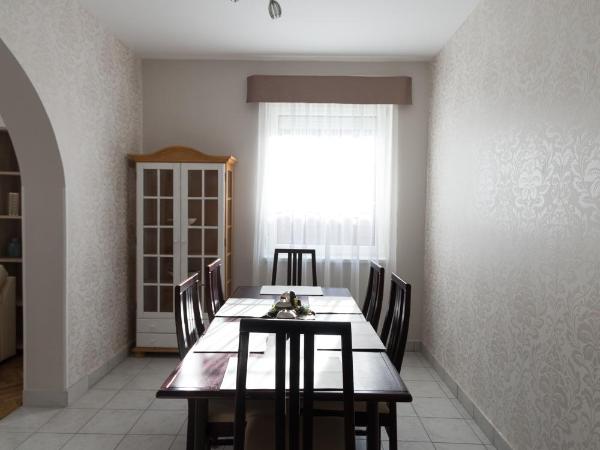 Aurora Vendégház : photo 4 de la chambre suite lit king-size