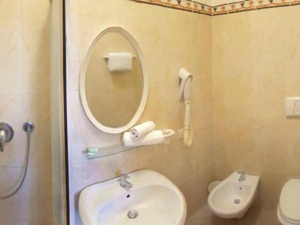 Hotel Prestige : photo 5 de la chambre chambre double avec terrasse - vue sur jardin