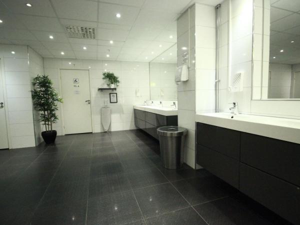 Hotell Centralstation : photo 6 de la chambre petite chambre lits jumeaux avec salle de bains commune - sans fenêtre