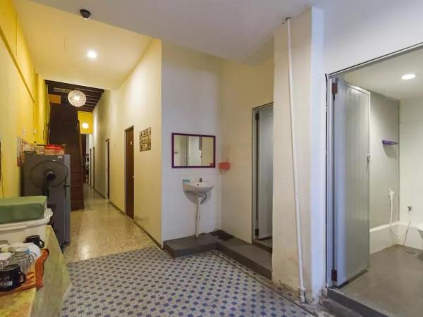 Cocoa Mews Cafe and Homestay : photo 9 de la chambre chambre double standard avec salle de bains commune