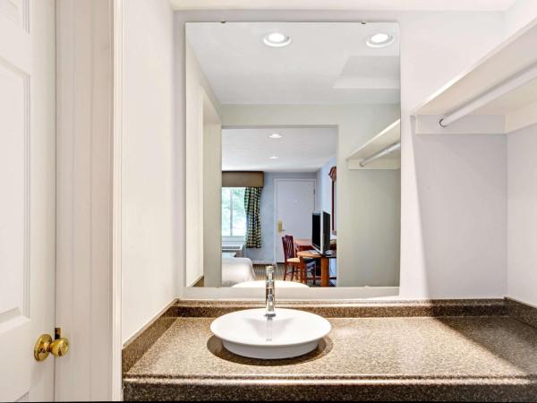 Knights Inn Indianapolis : photo 8 de la chambre chambre double avec 2 lits doubles - non-fumeurs