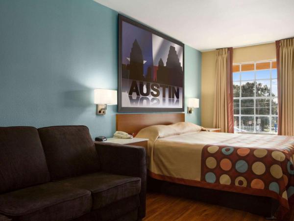 Super 8 by Wyndham Austin Downtown/Capitol Area : photo 2 de la chambre chambre lit king-size - non-fumeurs