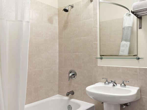 Travelodge by Wyndham Downtown Chicago : photo 1 de la chambre chambre lit king-size deluxe - non-fumeurs