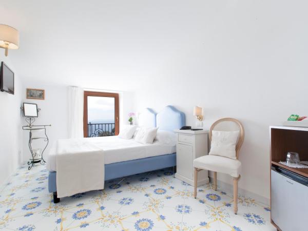 Villa Pane Resort : photo 8 de la chambre chambre triple - vue sur mer