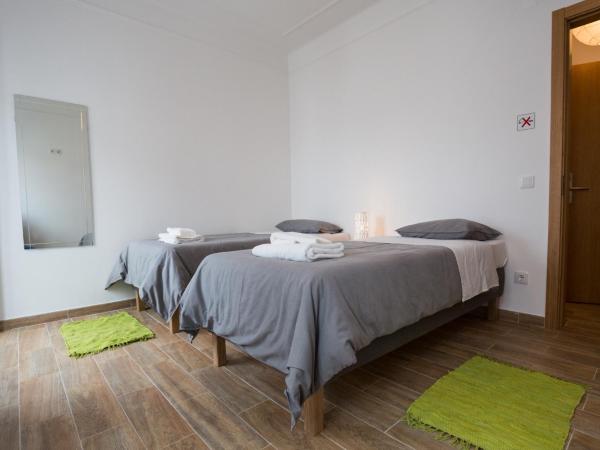 1977 : photo 2 de la chambre chambre lits jumeaux avec balcon