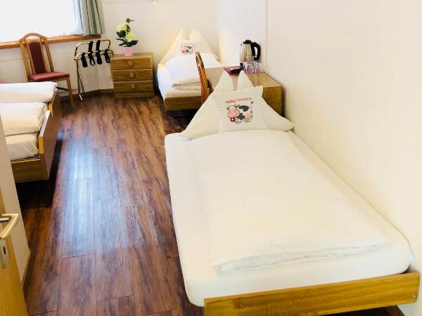 Hotel Toscana : photo 7 de la chambre chambre quadruple