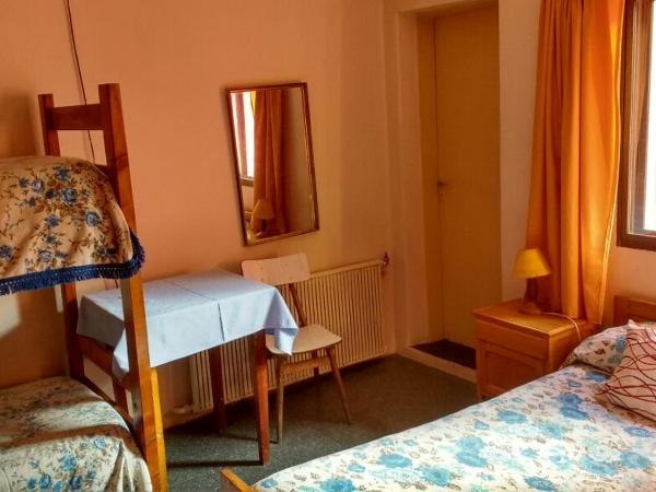 Hospedaje Legus : photo 4 de la chambre chambre triple avec salle de bains privative