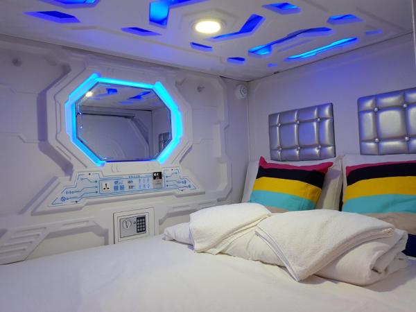 Galaxy Pods @ Chinatown : photo 3 de la chambre capsule double