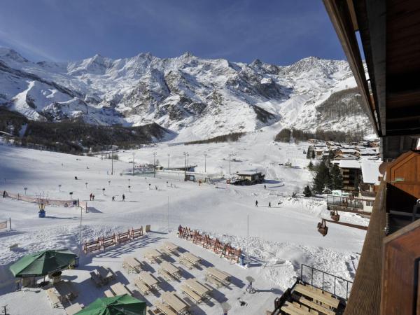 Hotel THE LARIX ski-in ski-out : photo 7 de la chambre chambre double sud