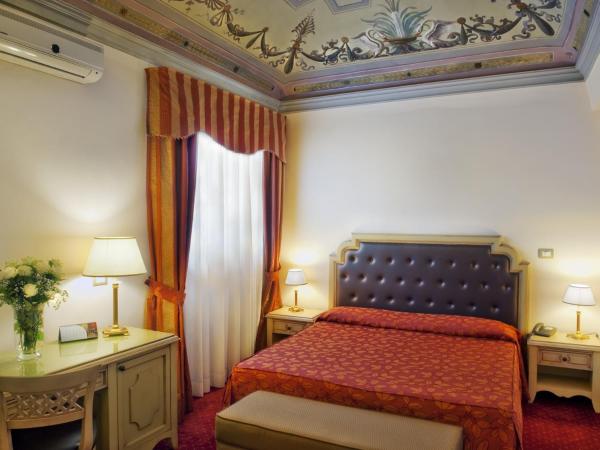 Hotel Manganelli Palace : photo 1 de la chambre chambre double ou lits jumeaux standard