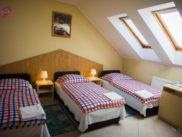 Cívis Szálláshely : photo 5 de la chambre chambre triple avec salle de bains privative