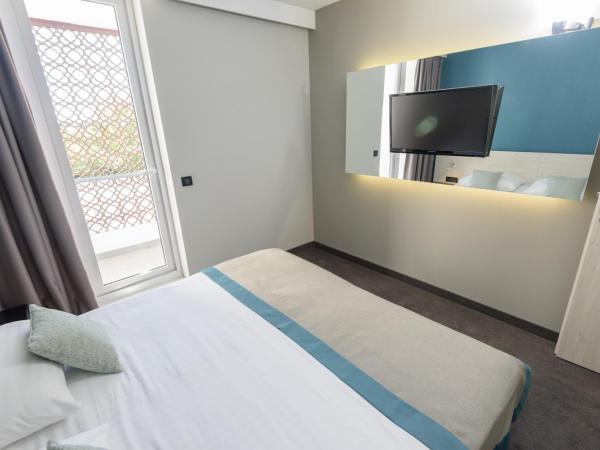 Hotel Kolovare : photo 1 de la chambre suite supérieure avec balcon