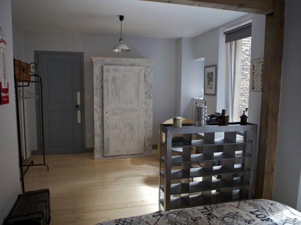 Chambre d'hôtes La Célestine : photo 10 de la chambre chambre double