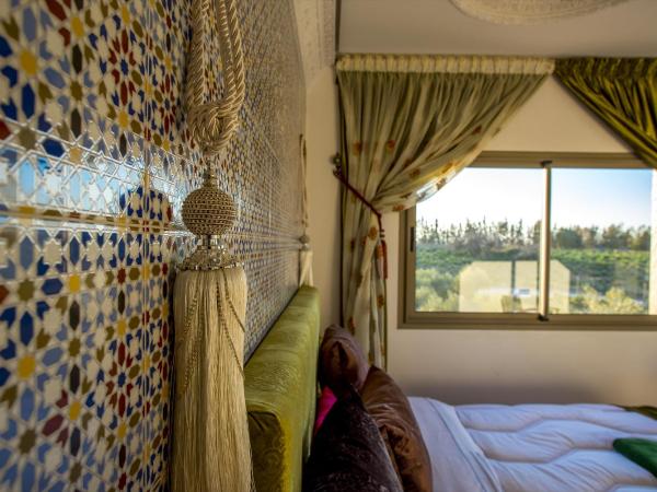 Maison d'hôtes La Ferme AZIZA : photo 4 de la chambre chambre double deluxe (2 adultes + 1 enfant)