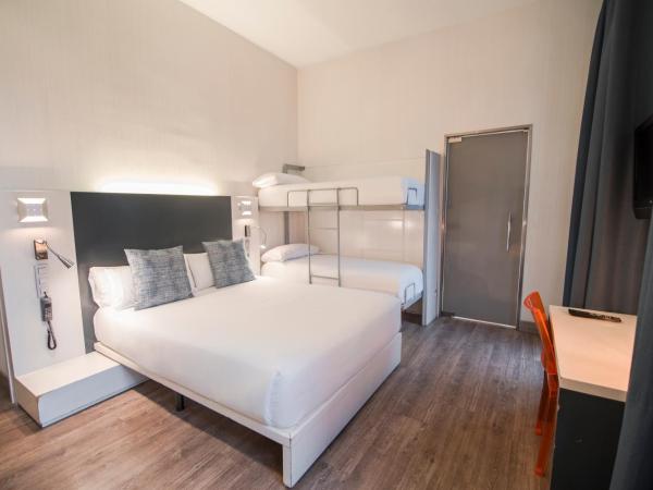 Petit Palace Canalejas Sevilla : photo 3 de la chambre chambre quadruple (4 adultes)