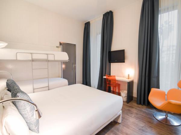 Petit Palace Canalejas Sevilla : photo 5 de la chambre chambre quadruple (4 adultes)