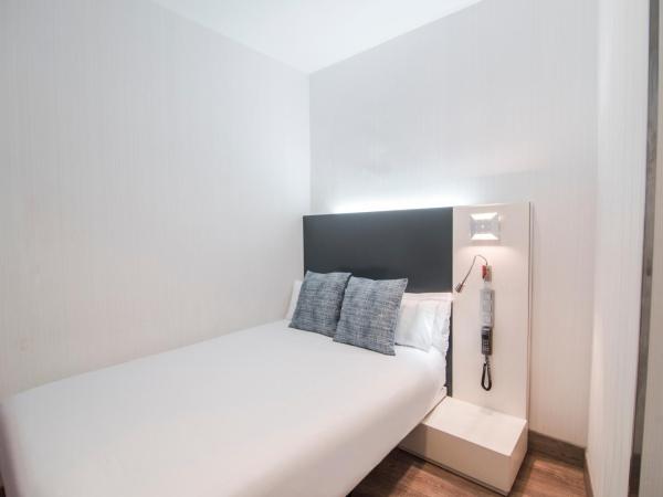 Petit Palace Canalejas Sevilla : photo 1 de la chambre petite chambre double (1-2 adultes)
