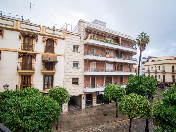 Petit Palace Canalejas Sevilla : photo 9 de la chambre chambre quadruple avec balcon