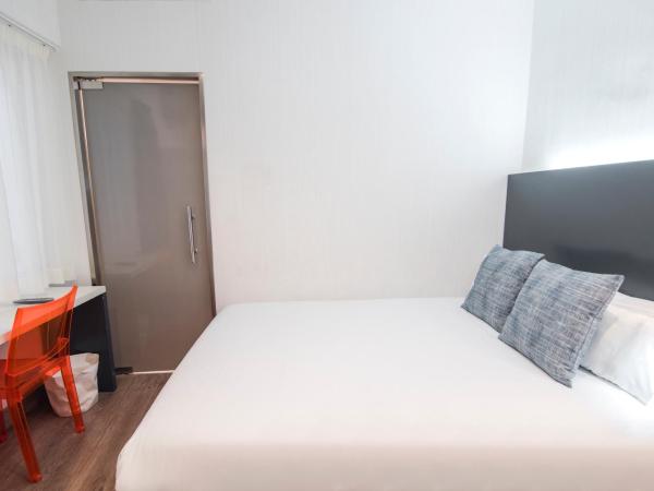 Petit Palace Canalejas Sevilla : photo 4 de la chambre petite chambre double (1-2 adultes)