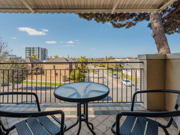 Canning Bridge Auto Lodge : photo 7 de la chambre suite avec baignoire spa