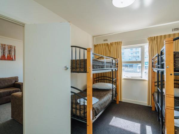 Canning Bridge Auto Lodge : photo 5 de la chambre suite familiale avec balcon