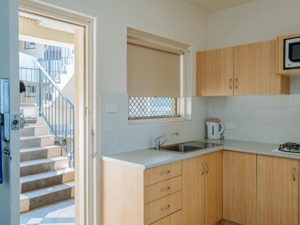 Canning Bridge Auto Lodge : photo 7 de la chambre chambre standard lit queen-size