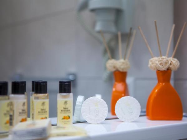 Letstay Hotel - Adults Only : photo 10 de la chambre suite deluxe avec baignoire spa