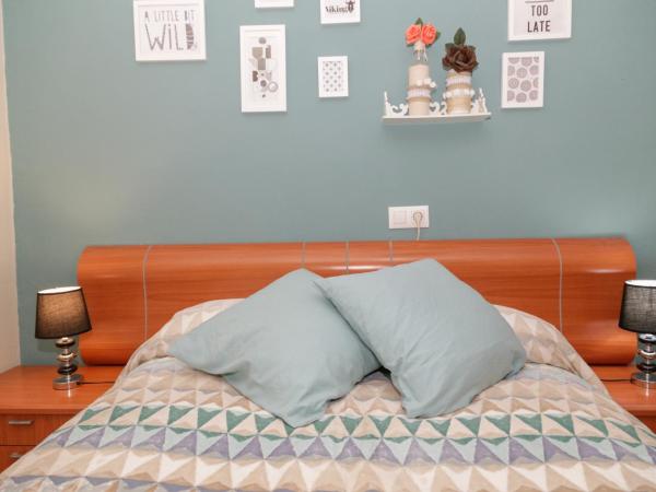 Pension Internacional : photo 8 de la chambre chambre double avec salle de bains privative