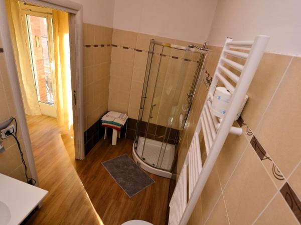 B&B Lidiya : photo 10 de la chambre chambre quadruple avec salle de bains privative