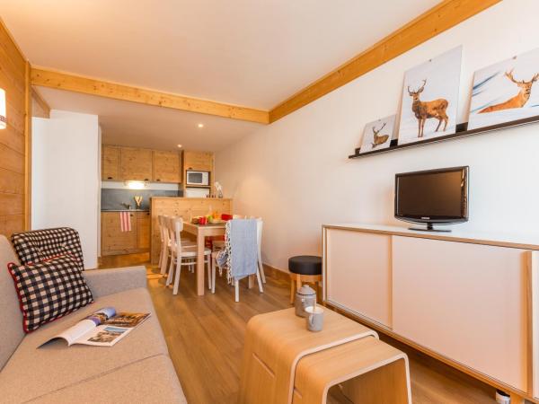 Résidence Pierre & Vacances Aconit : photo 4 de la chambre appartement 1 chambre avec coin nuit dans alcôve et balcon (6 personnes)