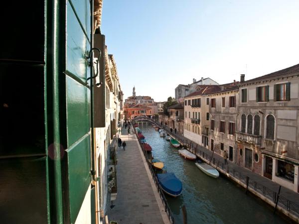 Hotel Locanda Salieri : photo 3 de la chambre chambre double - vue sur canal