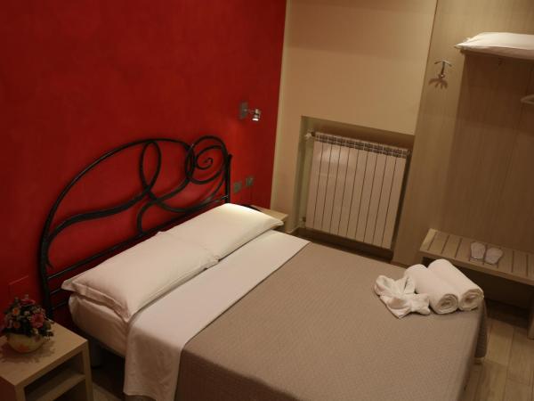 Hotel La Madonnina : photo 4 de la chambre petite chambre double
