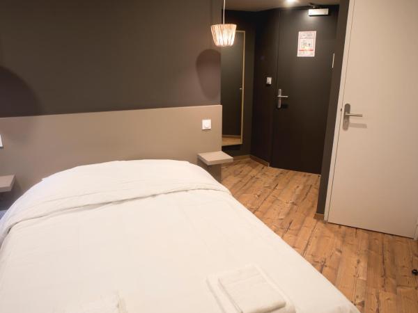 Hôtel Saint Roch Montpellier Centre : photo 6 de la chambre grande chambre double avec balcon