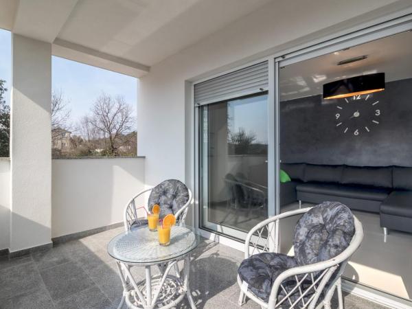 Apartments Mira : photo 2 de la chambre appartement avec terrasse