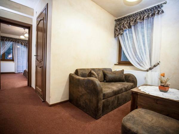 Hotel Dwór Karolówka : photo 7 de la chambre chambre triple